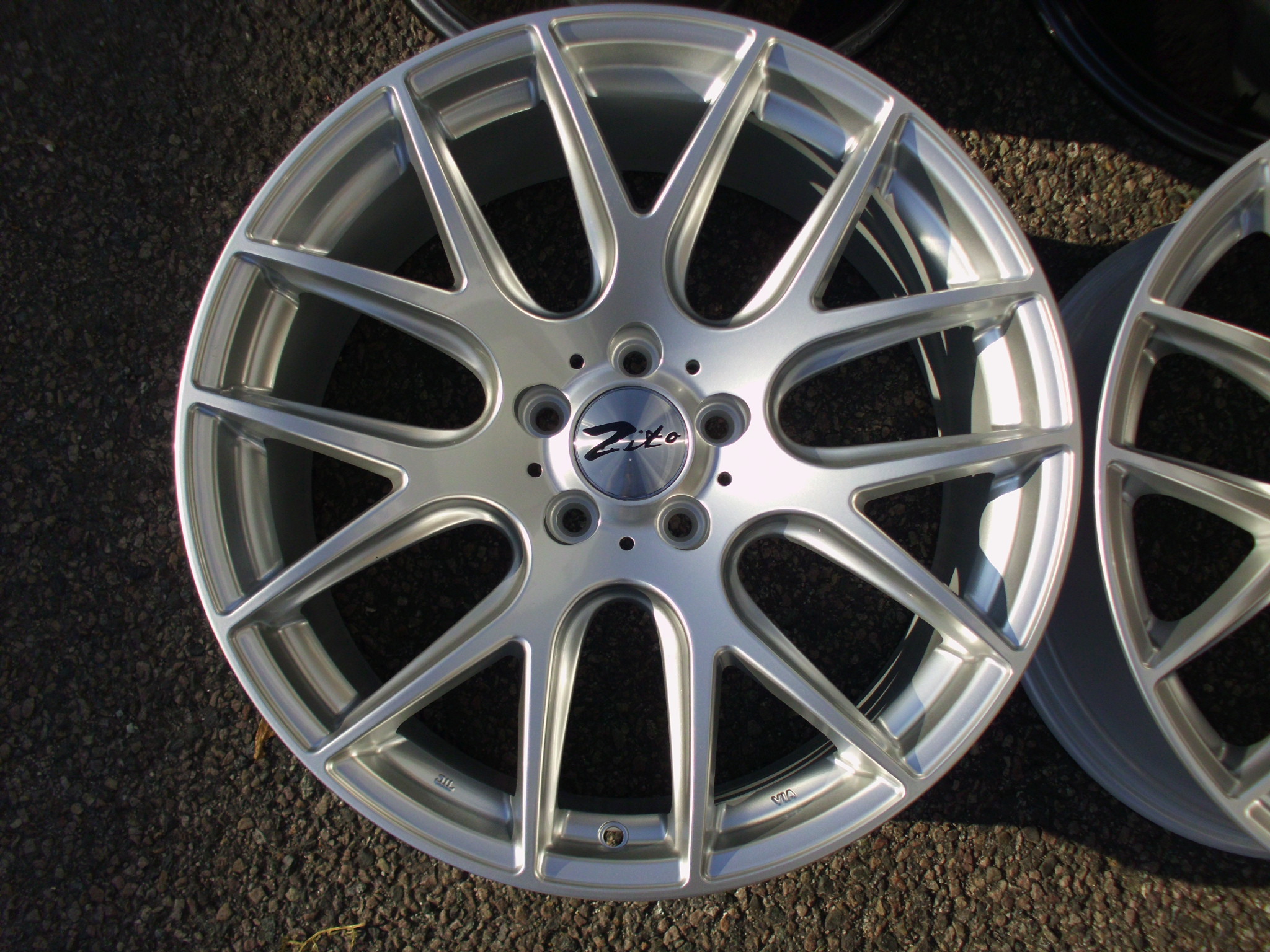 NEW USED 19  ZITO 935 ALLOY WHEELS IN HYPER SILVER  BIG CONCAVE 9 5  REARS et30 front   et35 rear 5X112